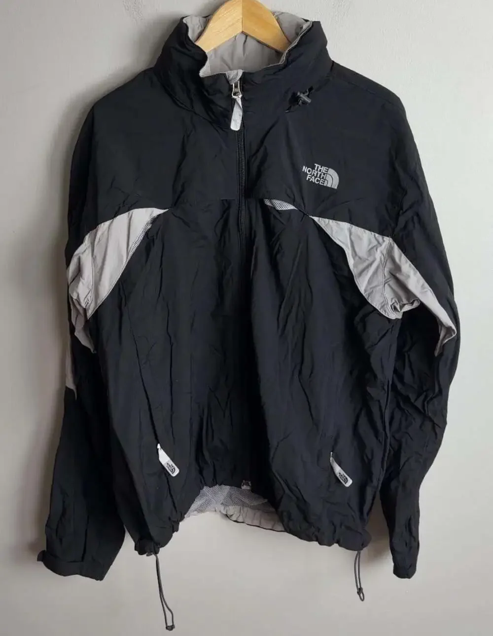 The North Face Windbreaker Jacket Size Large Black Gray Lightweight Hooded Men’s